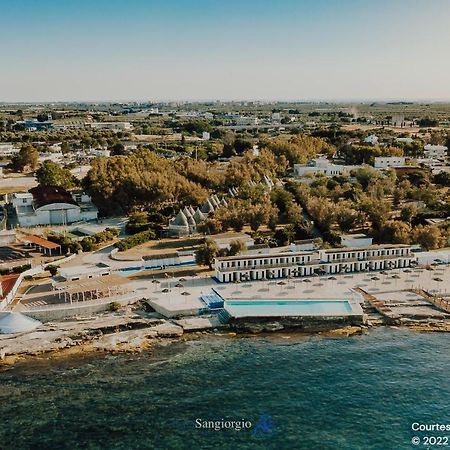 Baia Sangiorgio Hotel & Beach Club Бари Экстерьер фото