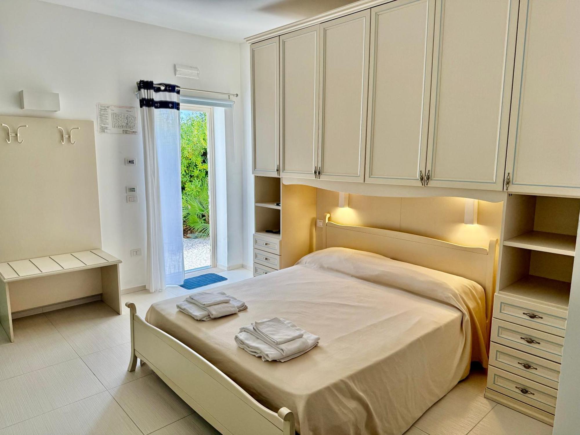 Baia Sangiorgio Hotel & Beach Club Бари Экстерьер фото